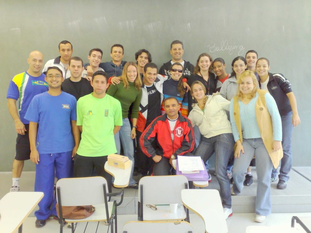 Marcio Machado e a turma de Educação Física da Uniban