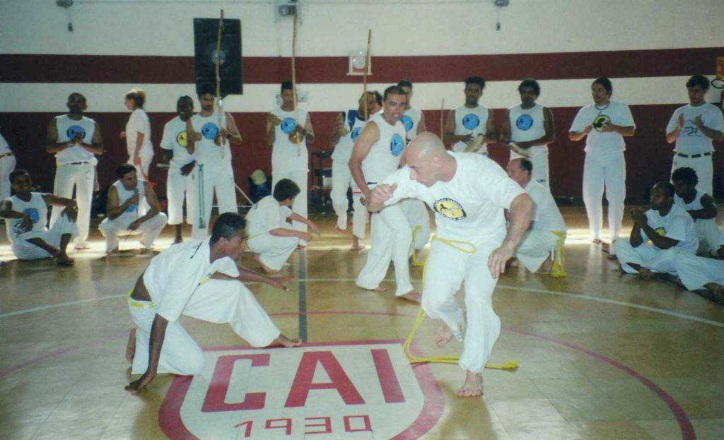 Marcio Machado jogando capoeira contemporânea – Batizado Massapê